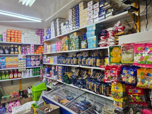 عکس سوپرمارکت دهکده