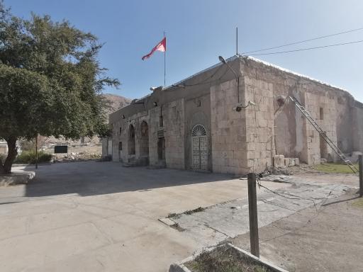 عکس مقبره شیخ امین الدین