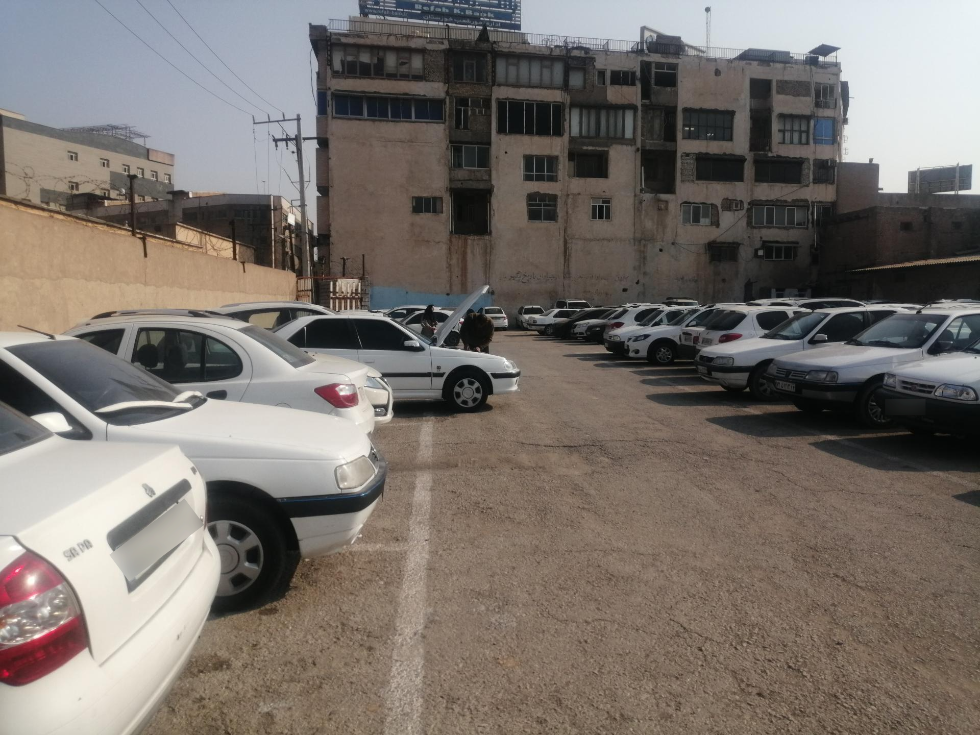 عکس پارکینگ شبانه روزی