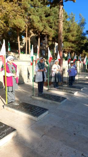 عکس گلزار شهدای شهرک هیو