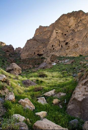 عکس دخمه های باستانی کافرکلی