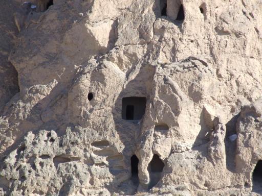 عکس دخمه های باستانی کافرکلی