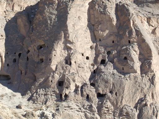 عکس دخمه های باستانی کافرکلی