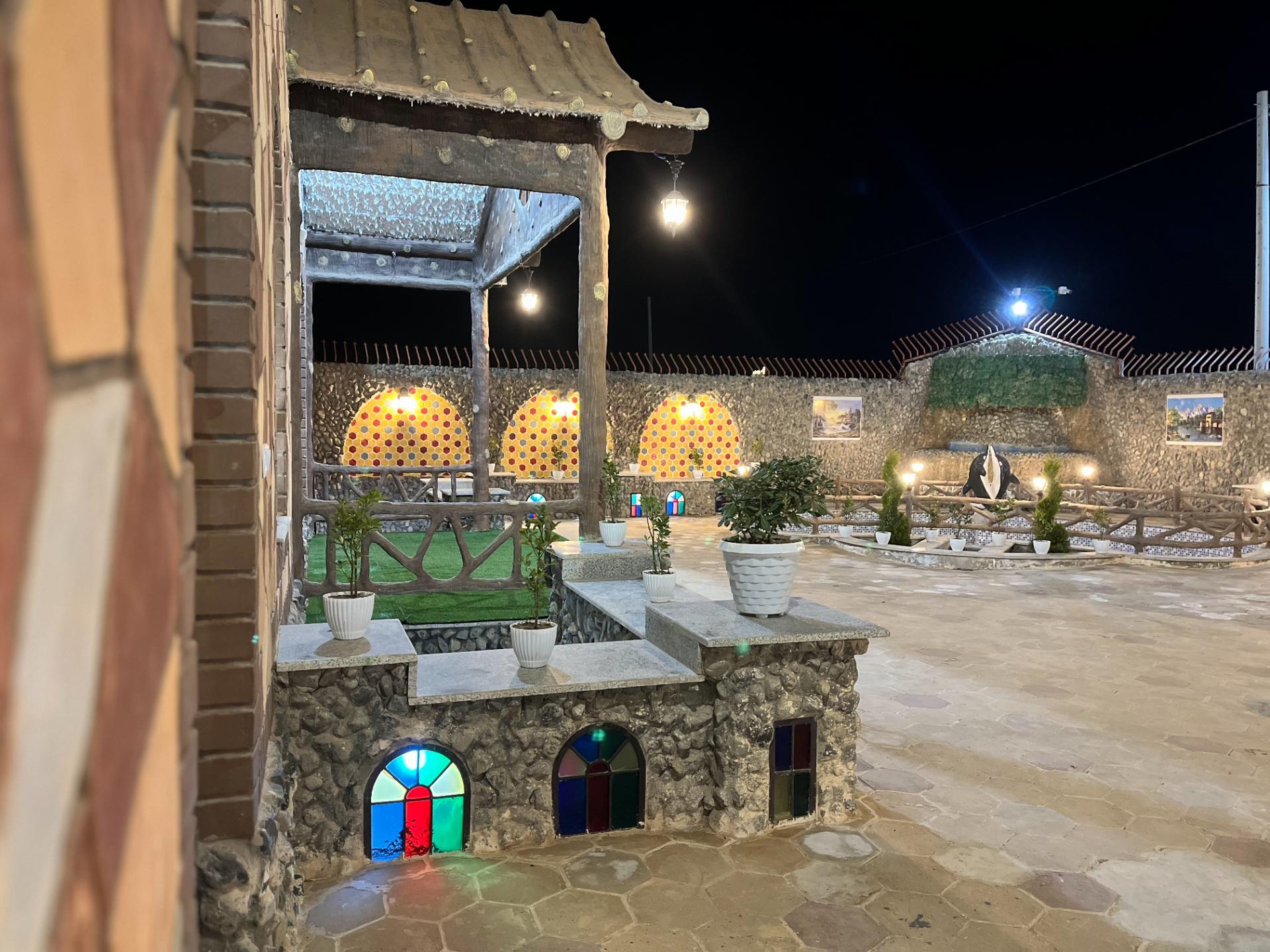 عکس باغ رستوران هیوا 