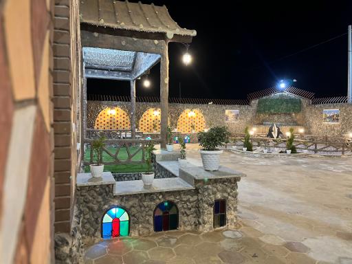 عکس باغ رستوران هیوا 