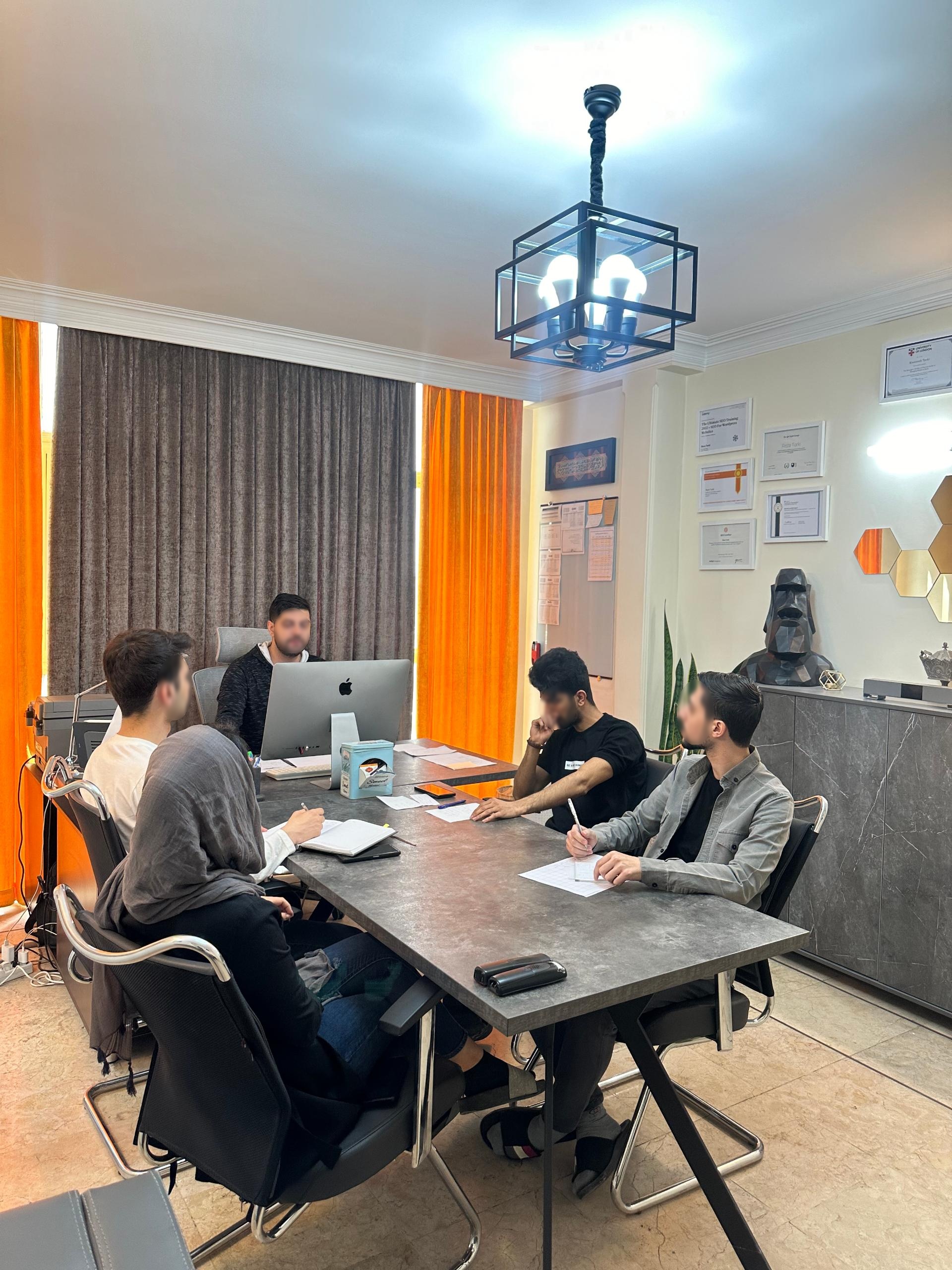 عکس فناوری اطلاعات زیفا