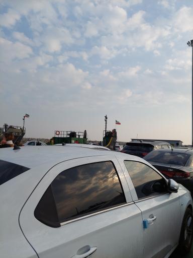 عکس اسکله بارگیری ماشین  جزیره کیش (لندینگ)