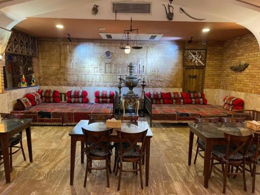 عکس رستوران و سفره خانه سنتی حفیظی