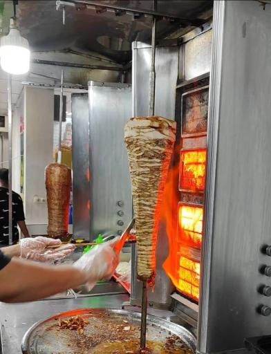 عکس ساندویچ شاورما اصیل