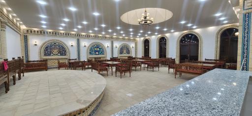 تالار و رستوران سنتی عمارت اشرافی