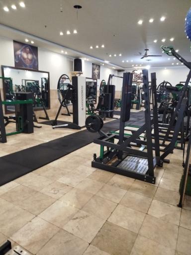 عکس باشگاه پرورش اندام آراد