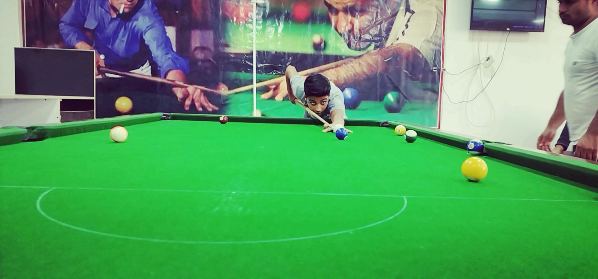 عکس کافه بیلیارد امپراتور