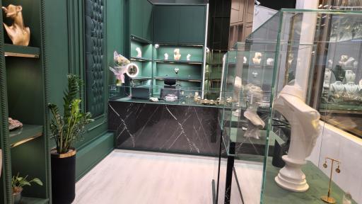 عکس گالری طلا و جواهر لوتوس