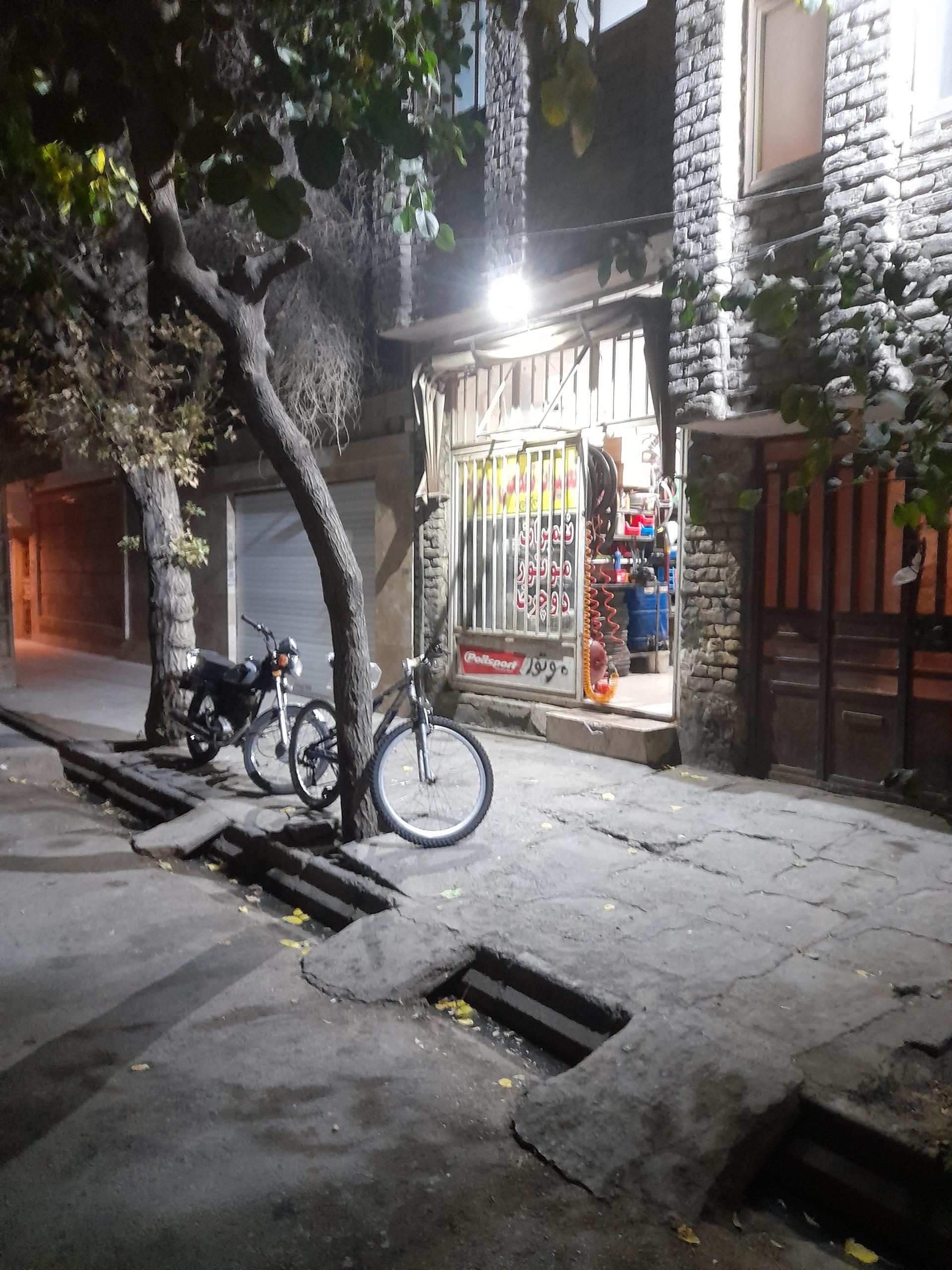 عکس تعمیر دوچرخه
