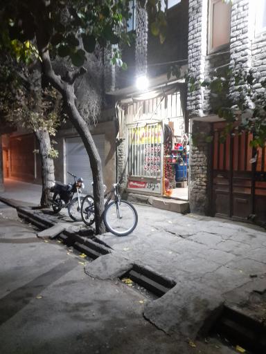 عکس تعمیر دوچرخه