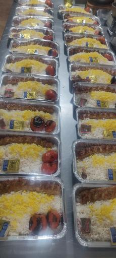 عکس تهیه غذای خوشه