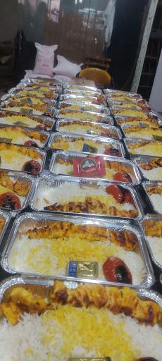 عکس تهیه غذای خوشه