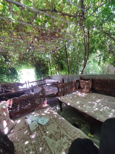 عکس باغچه رستوران پدر سالار