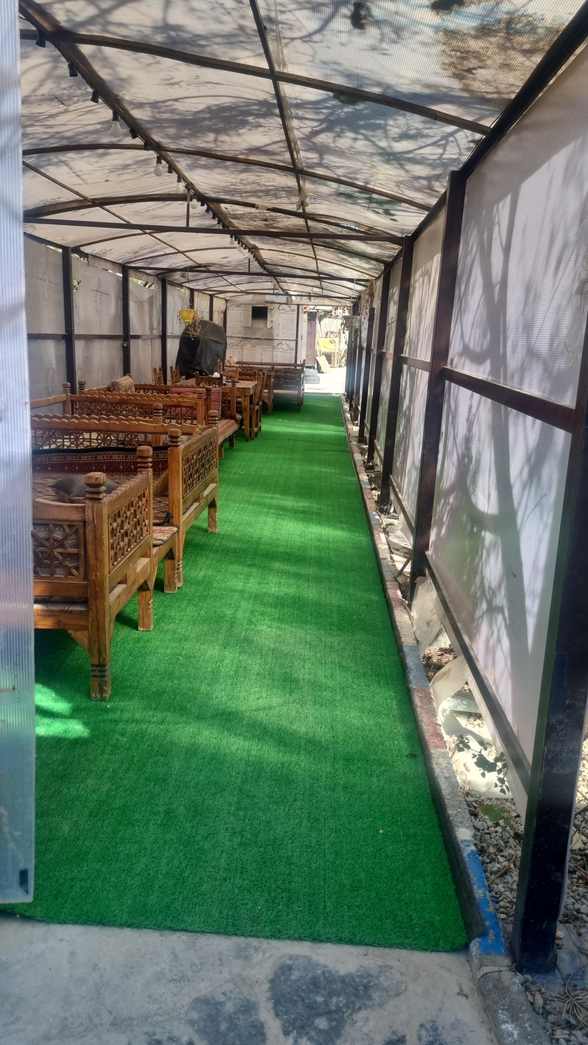 عکس باغچه رستوران پدر سالار