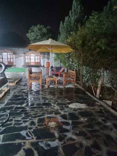 عکس باغچه رستوران پدر سالار