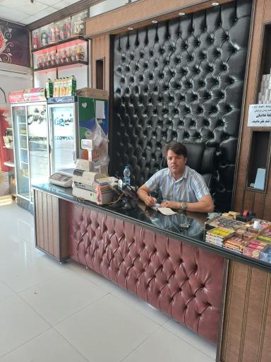 عکس کافه قنادی شاه نوش