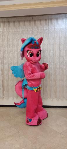 عکس بادکنک آرایی کرج و اجاره انواع تنپوش های عروسکی