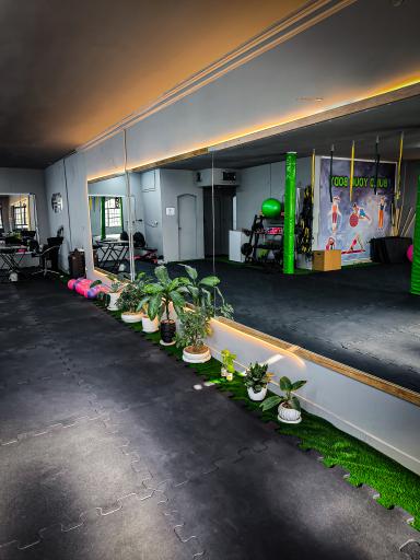 عکس باشگاه ورزشی بانوان کارا