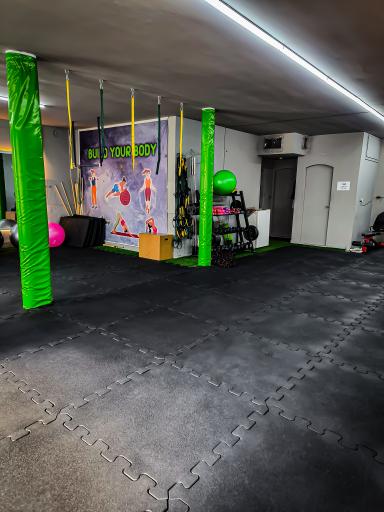 عکس باشگاه ورزشی بانوان کارا