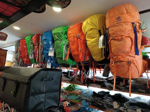 عکس لوازم کوهنوردی و کمپ توریست کمپینگ