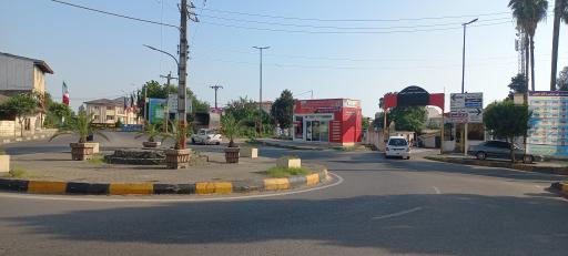 عکس میدان هفتاد و دوتن