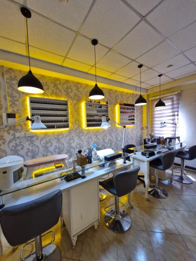 عکس آکادمی زیبایی شیما پاشاپور 