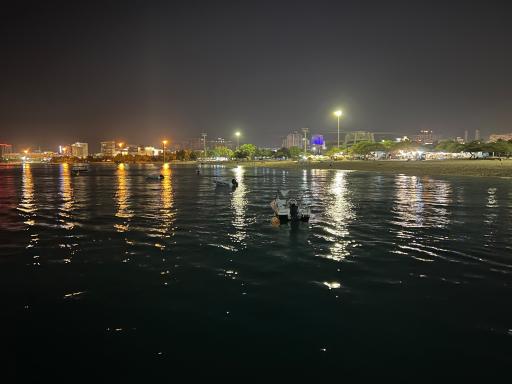 عکس اسکله بزرگ تفریحی کیش