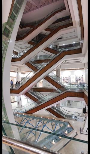 عکس مرکز تجاری گلستان