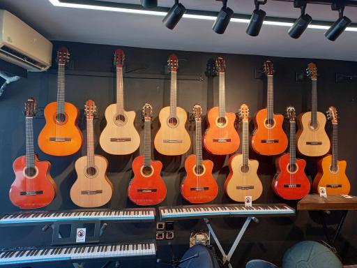 فروشگاه موسیقی باربد