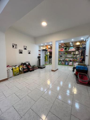 عکس کلینیک دامپزشکی و پت شاپ امید