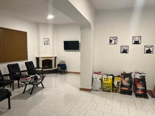 عکس کلینیک دامپزشکی و پت شاپ امید