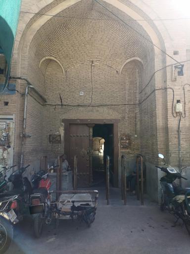 عکس درب اصلی مسجد نو بازار