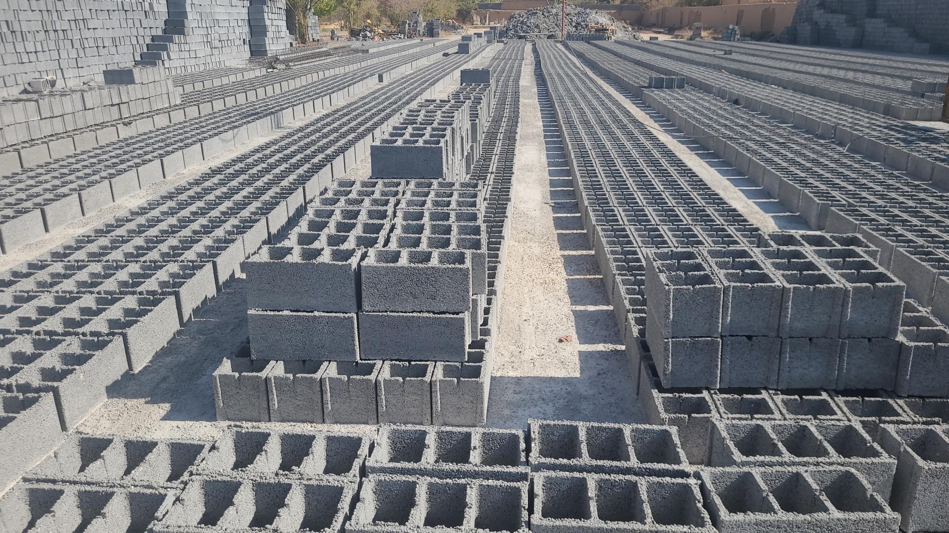 عکس کارگاه تولید تیرچه و بلوک مهندس نجفی