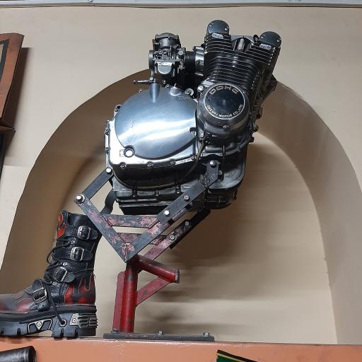 عکس تعمیرگاه موتور سنگین مرادی