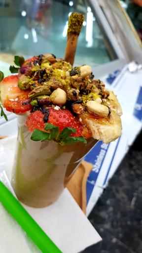 عکس کافه بستنی آیهان ارومیه