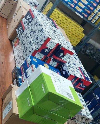 عکس فروشگاه لوازم یدکی میراث