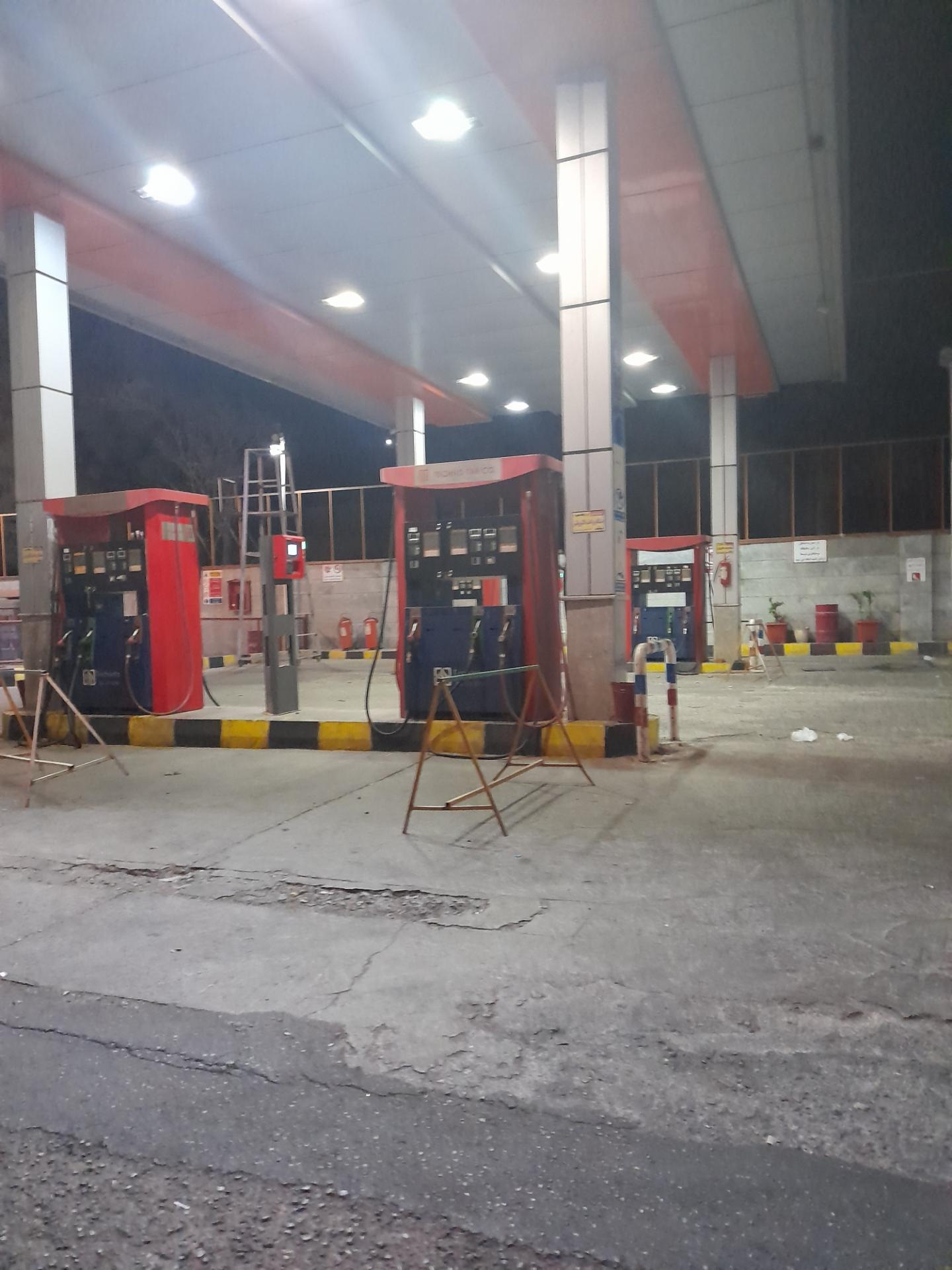 عکس پمپ بنزین یاسینی 211