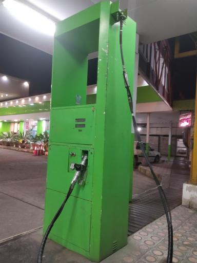 عکس جایگاه سوخت راحتی (بنزین و گازوئیل)