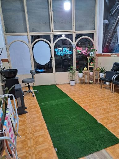 عکس آرایشگاه مردانه کاریزما