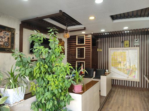 عکس مشاور املاک آپادانا