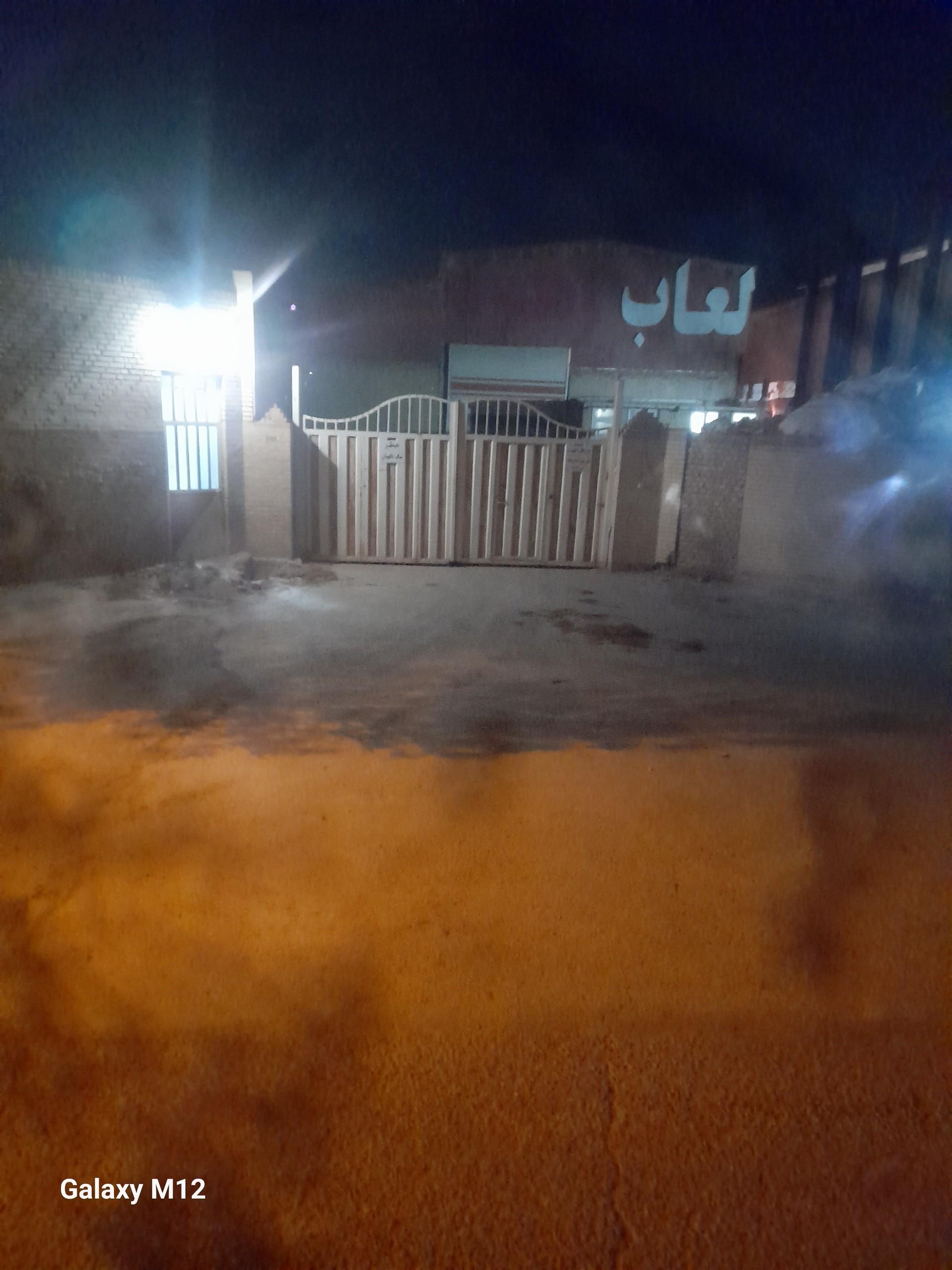 عکس کارخانه لعاب طاهر میبد(زمرد)