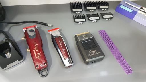 عکس آرایشگاه مردانه کاریزما