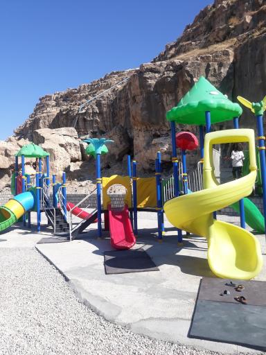 عکس زمین بازی کودکان