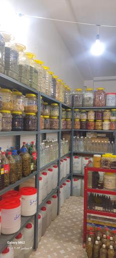 عکس مجموعه عرقیات و گیاهان دارویی یاشا پاشا