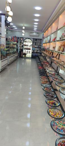 شیرینی سرای لرد